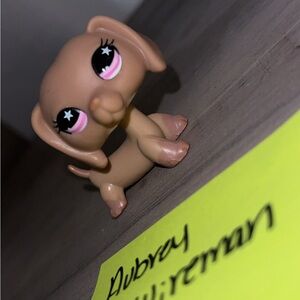 Littlest Pet Shop Authentic 2006 #932 Brown Dachshund Dog with Pink Star Eyes